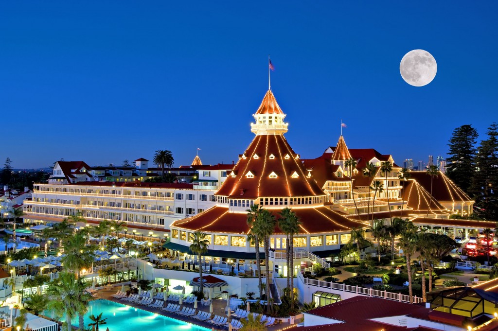 Hotel Del Coronado-Outisde Night